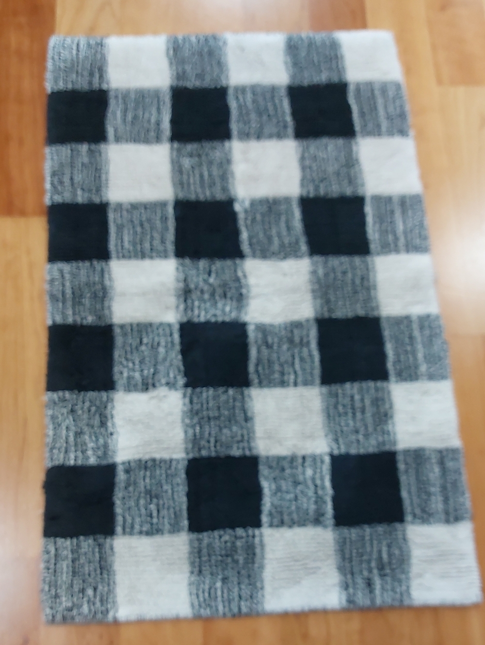 Plush 100% Cotton Checkered Bath Mat - Black & White